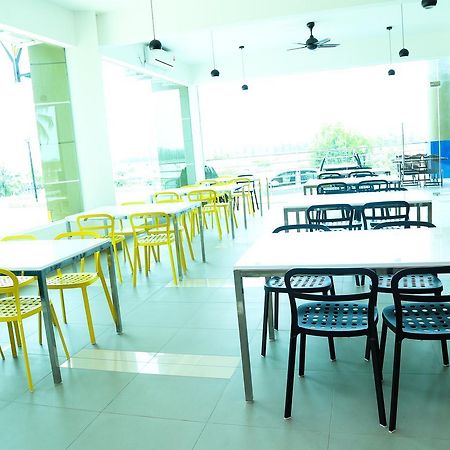 Apartamento de 40 m² con 1 habitación/es y 1 baño/s de uso privado, en Lumut Exterior foto